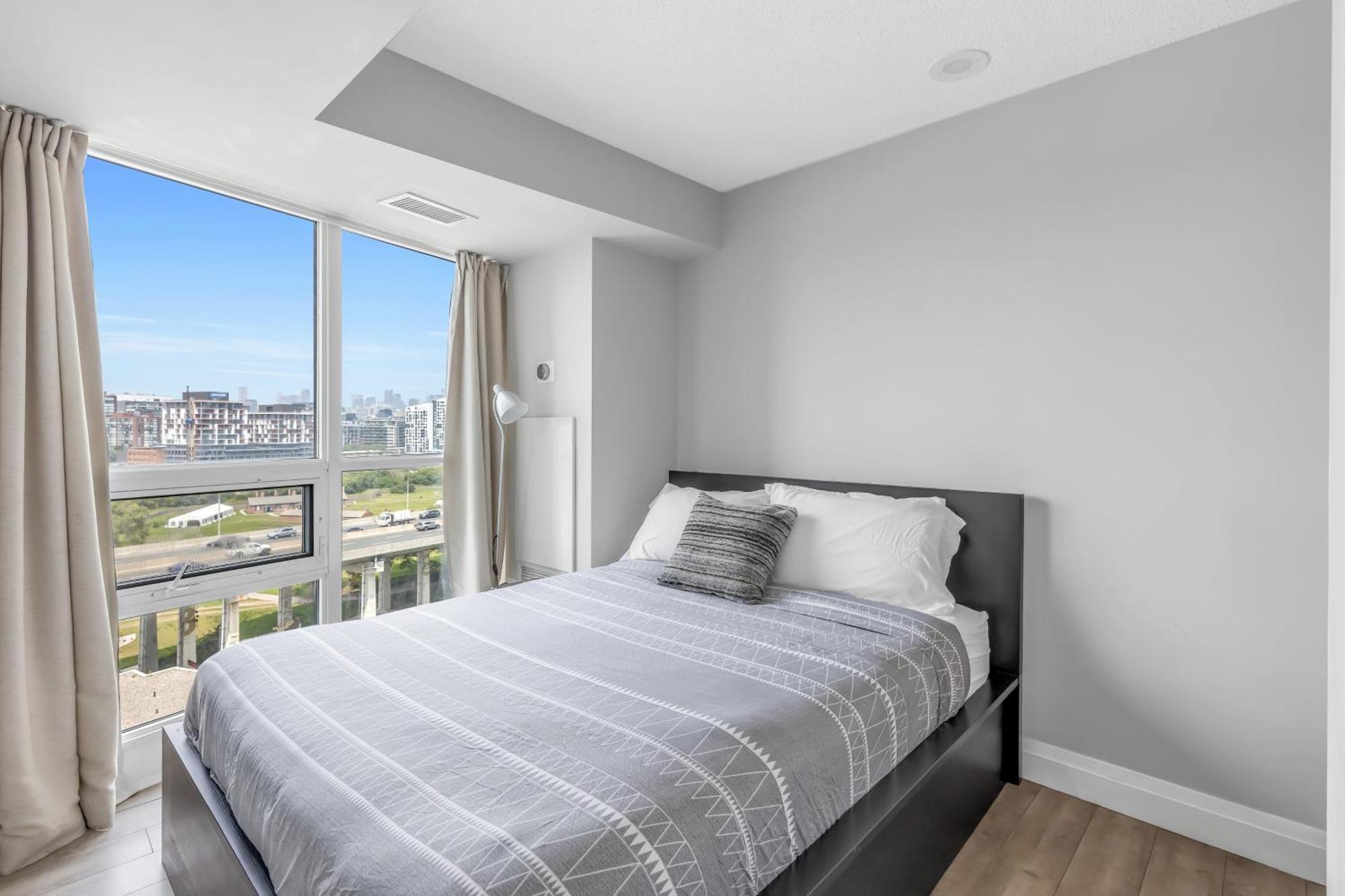 2 Bedroom Waterfront Condo Downtown W/ Free Parking Toronto Exterior foto